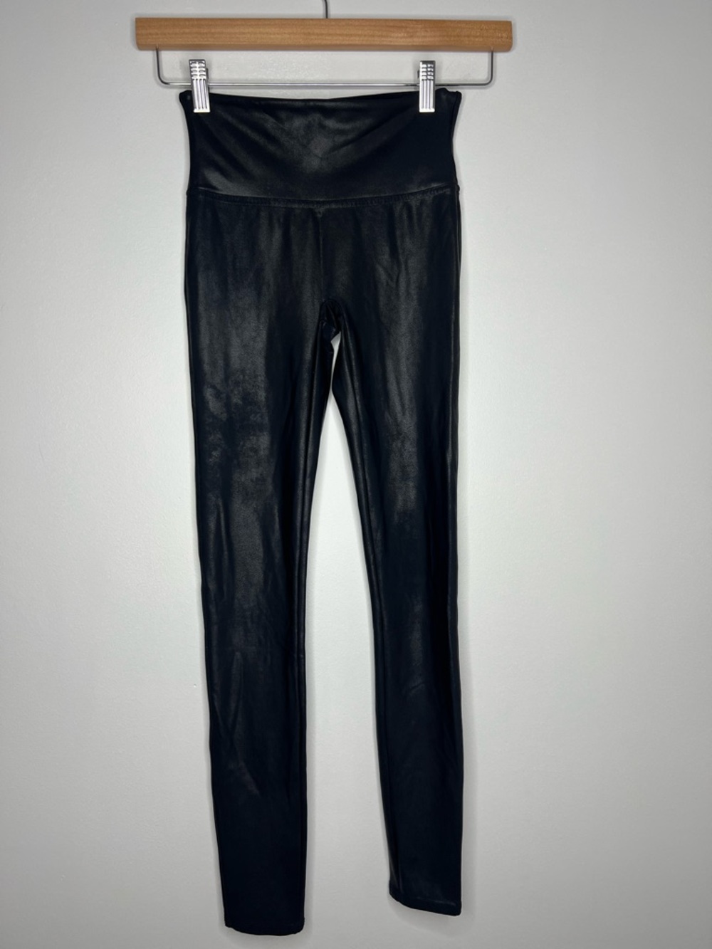 SPANX Faux Leather Leggings Black Coated Skinny Pull On Ankle Length Size Small - Picture 2 of 12